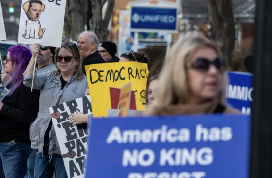 费城周六大封路！特朗普生日当天“No Kings Day”大规模抗议！交通封锁+公交绕行，出行必看！